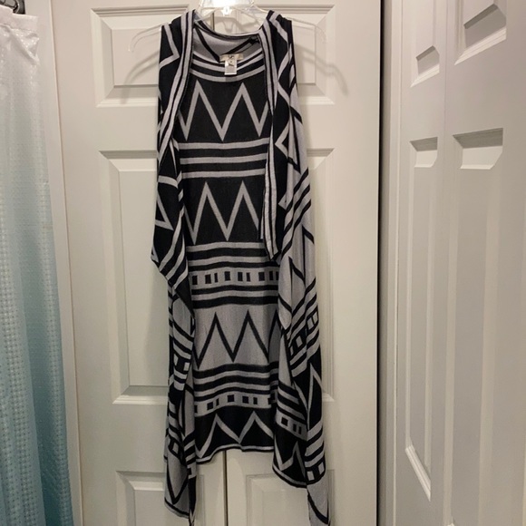 Ya Los Angeles Geometric Hi-low Open Vest/Cardigan - Picture 1 of 8